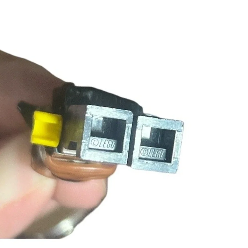 Super Cute Lego LUCY WYLDSTYLE Keychain Perfect Gift Kids‎